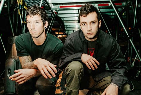 Twenty One Pilots .